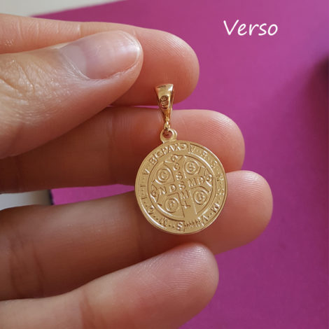foto verso medalha de sao bento folheado ouro 18k brilho folheados sabrina joias