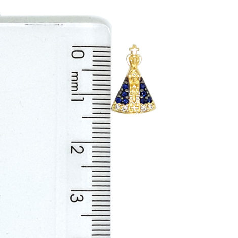 1800688 222e45 colar de mini nossa senhora aparecida com manto cravejado com zirconias azul colar de elos folheado a ouro 18k sabrina joias brilho folheados foto modelo 2