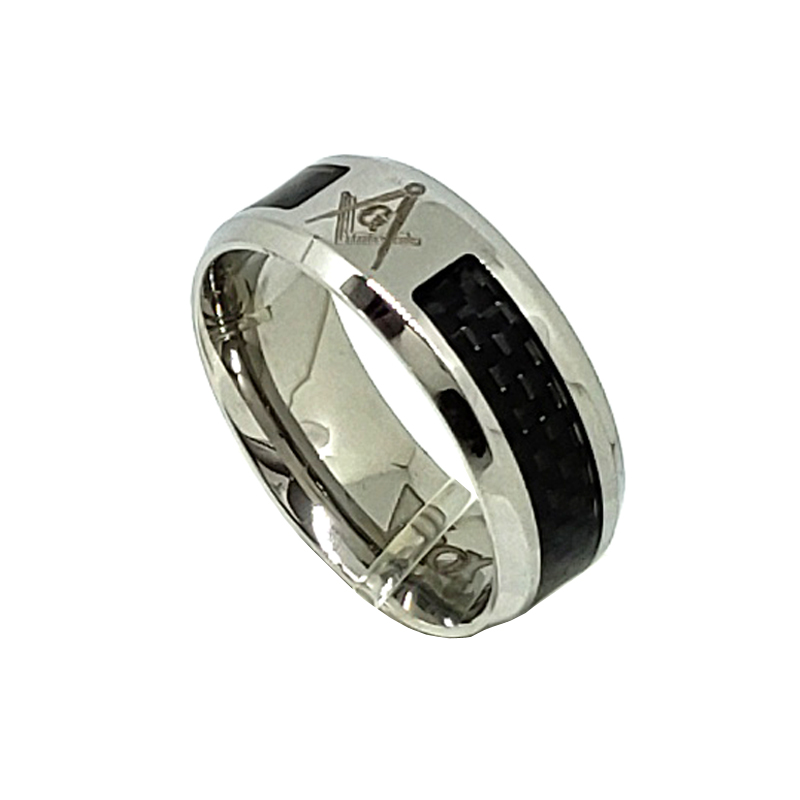 anel masculino simbolo macom no centro do aro e detalhe de fio preto trancado na lateral anel de aco inox folheado rodo prateado loja brilho folheados