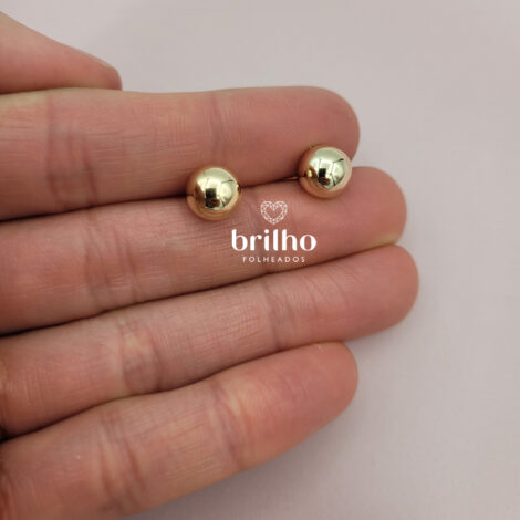 Brinco bola lisa, banhado / folheado a ouro, livre de níquel e antialérgico da marca Rommanel, revendido por Brilho Folheados loja oficial de revenda semijoias Rommanel.