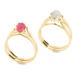 1910813 anel solitario de formatura 2 em 1 pedra cristal rosa com lado 2 em zirconias joia folheada ouro marca sabrina joias loja brilho folheados